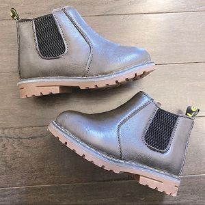 DADAWEN Waterproof Grey Brown Toddler Chelsea Boots with Side Zipper -Size EU 24